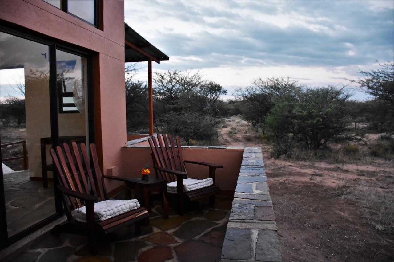 Cheetah View Lodge โอชิวารองโก ภายนอก รูปภาพ