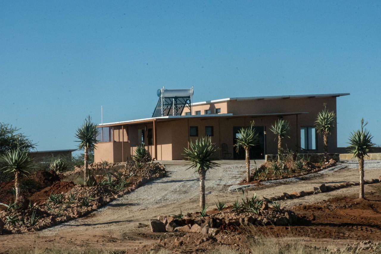 Cheetah View Lodge โอชิวารองโก ภายนอก รูปภาพ